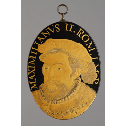 Japanese Export Lacquer Portrait Medallion
